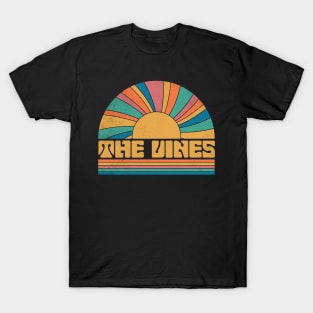 Graphic Vines Name Distressed Birthday Vintage Style T-Shirt